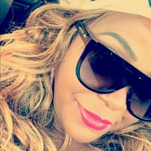 Meet your Posher, Claire